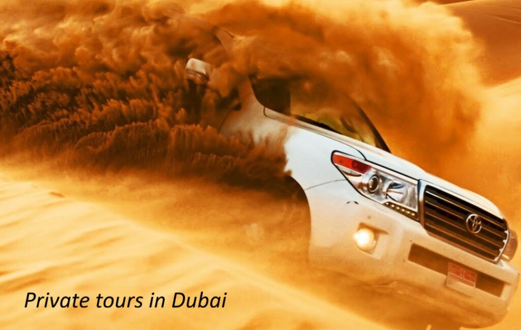 Dubai'de lüks 4x4 araçlarla yapılan özel çöl safarisi ve kum tepelerinde safari deneyimi