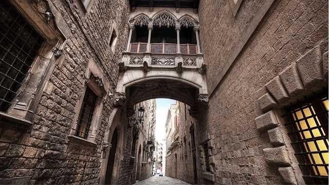 Barri Gotic, Gotik Mahalle, Sant Jaume Meydanı, Ah Köprüsü, Bridge of sighs