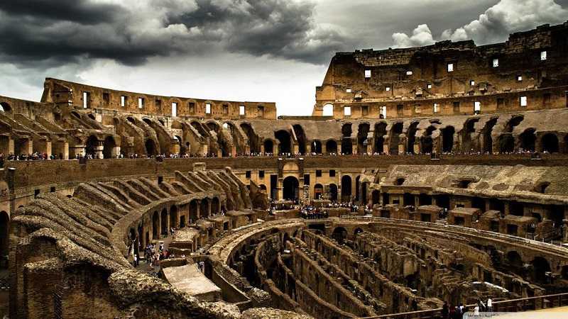 what is inside of colosseum in rome