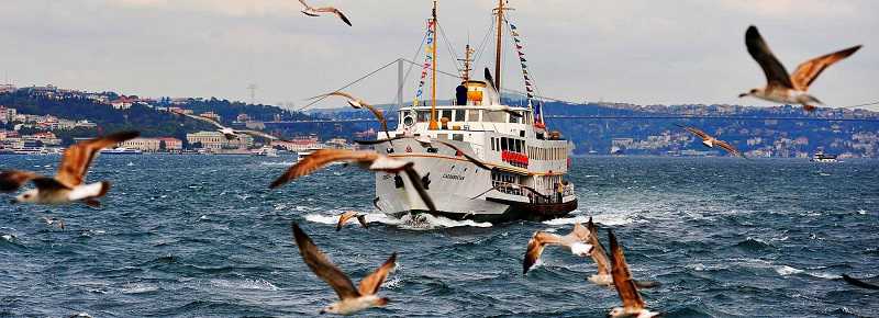 istanbul walking tour by boat