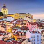 리스본에서 한국 여행 가이드. Cascais, Sintra, La Pena, Fatima, Obidos, Porto, Braga, Guimaraes에 대한 라이센스가 있는 한국어 및 공식 가이드의 개인 투어...