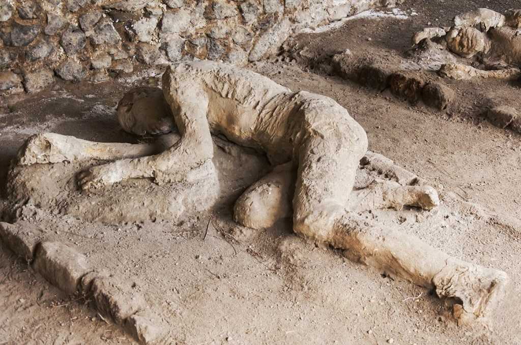 famous human bodies of Pompeii