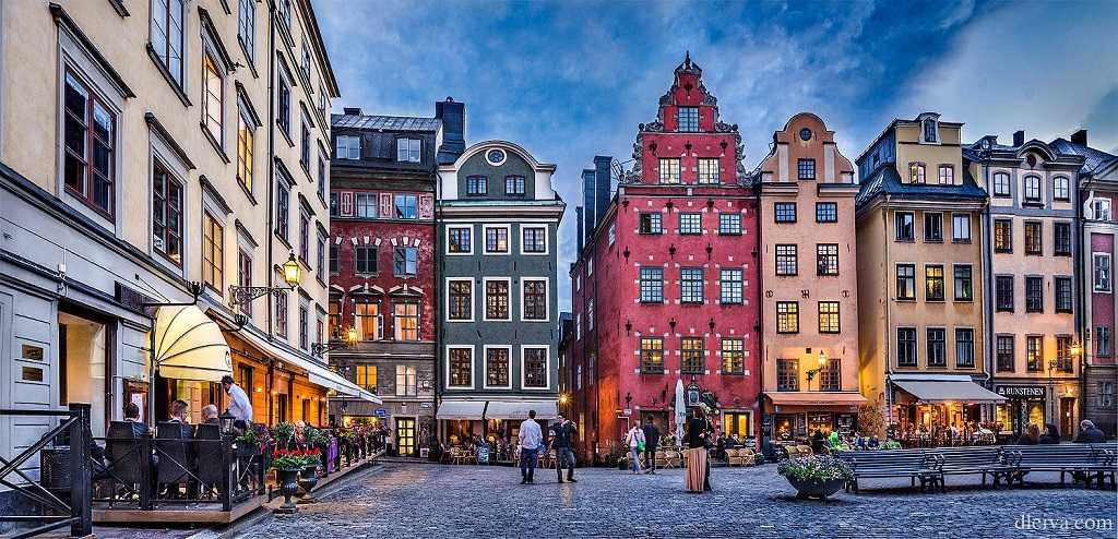 stockholm'de gezilecek görülecek önemli yerler "stortorget"