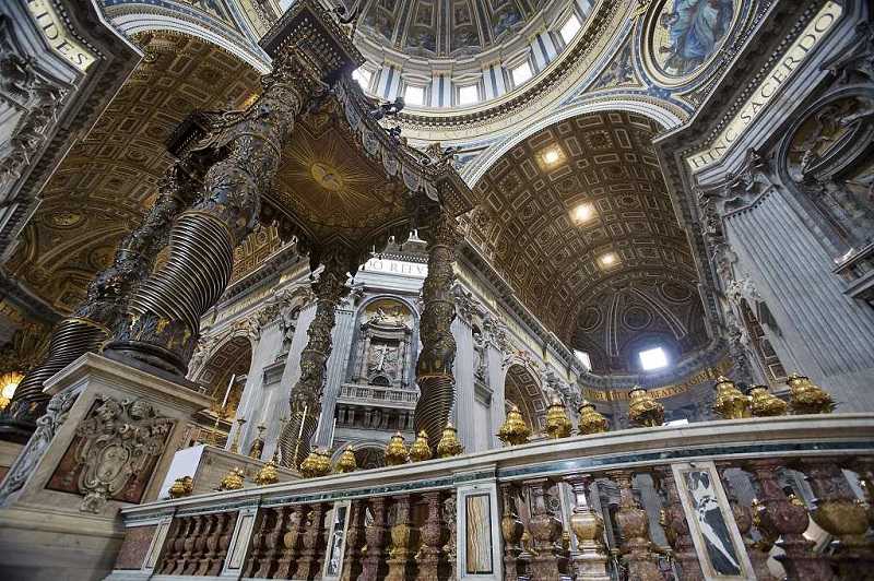 Wichtige Kunstwerke im Peters Basilika Vatikan